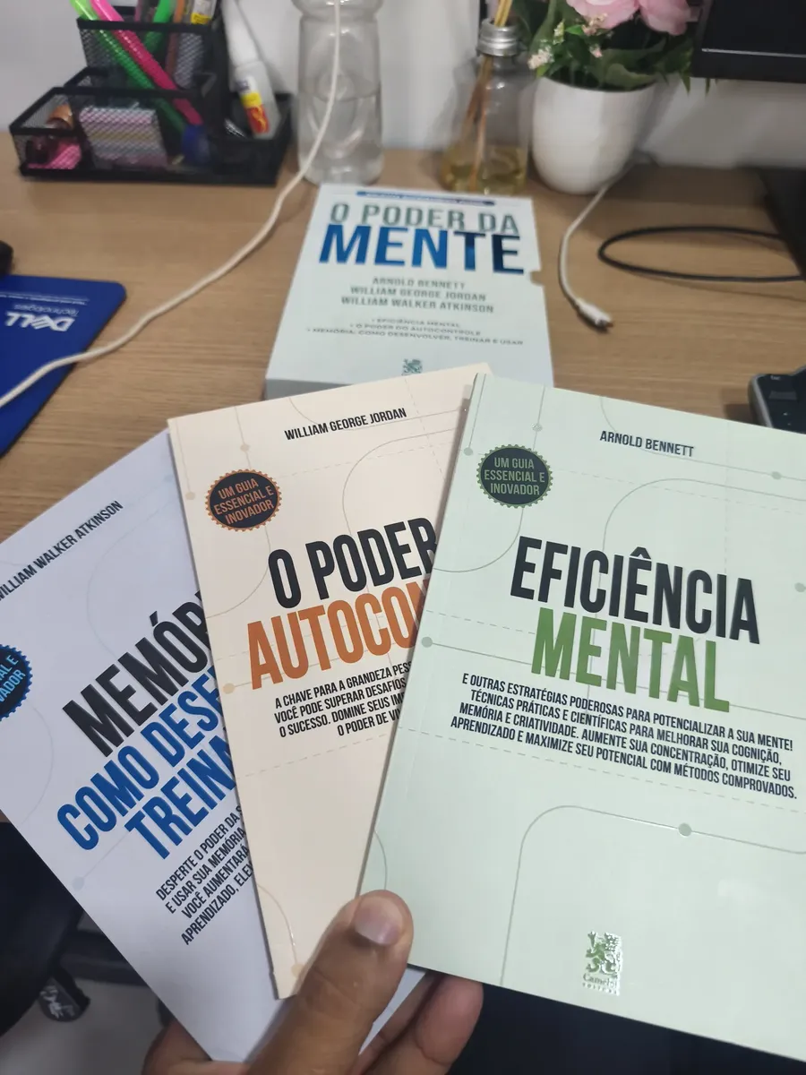 Foto enviada por Camila S. mostrando o box O Poder da Mente
